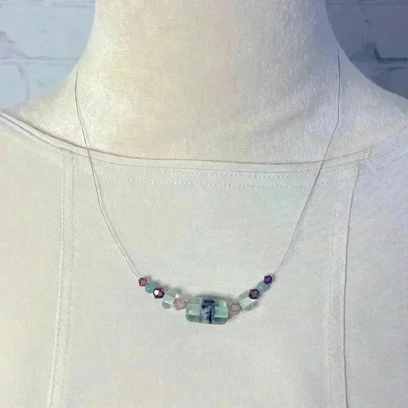 Necklace with purple and green clear crystal beads - Picture 1 of 8